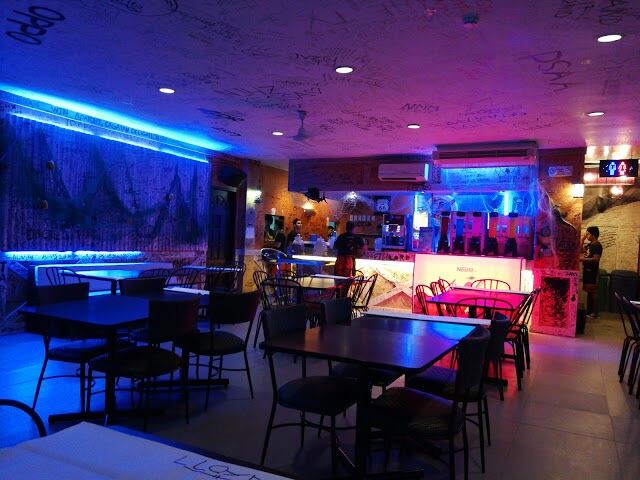 Blue Post Boiling Crabs and Shrimps